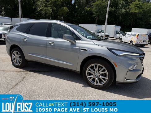 Used 2024 Buick Enclave Essence w/ Experience Buick Package FWD image 1