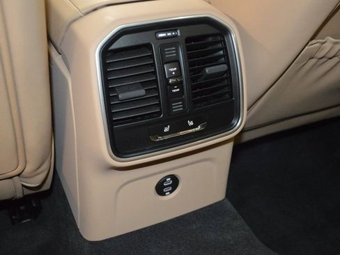 Certified 2025 Porsche Macan image 35