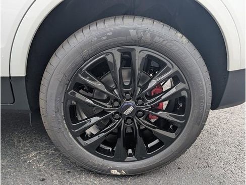 New 2025 Cadillac XT5 Sportv w/ LPO, Blue Accent Package image 26