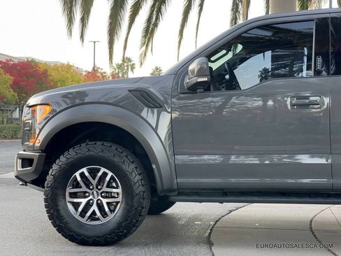 Used 2018 Ford F150 Raptor w/ Equipment Group 802A Luxury image 9