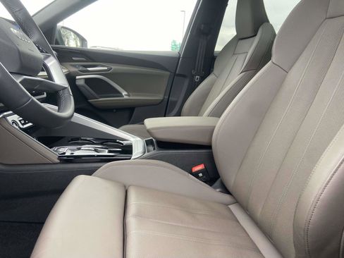 Certified 2025 Audi Q5 Prestige image 17