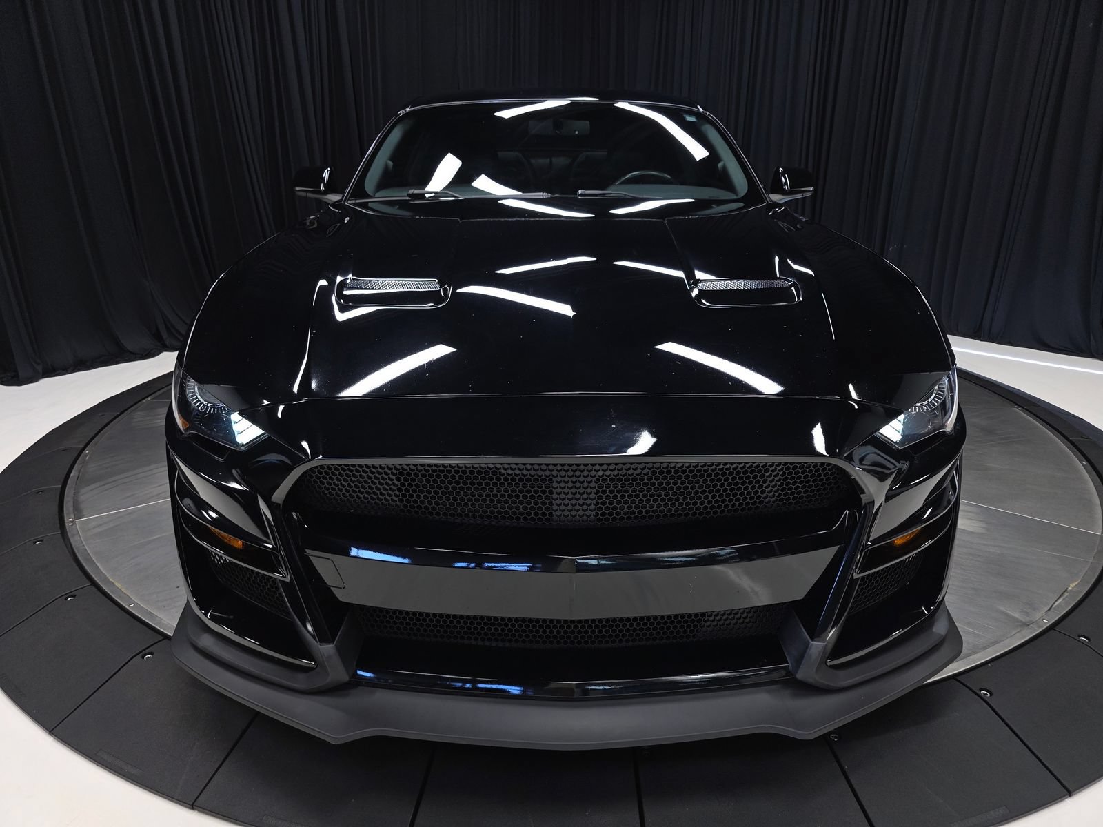 Used 2018 Ford Mustang GT Premium w/ GT Performance Package RWD image 46