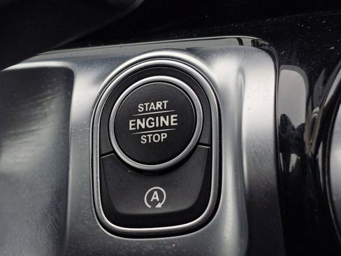 Used 2021 Mercedes-Benz GLB 250 image 25