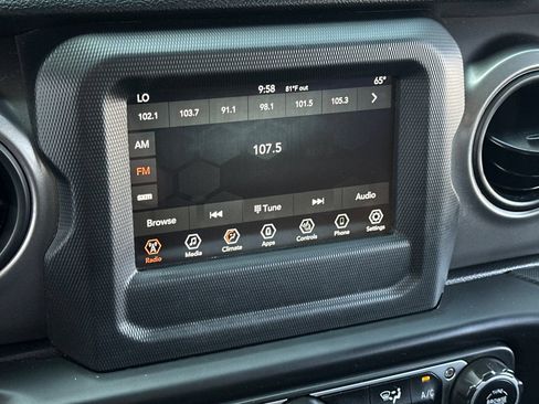 Used 2021 Jeep Gladiator Sport AWD/4WD image 24