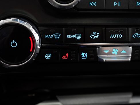 Used 2023 Ford F450 Platinum w/ FX4 Off-Road Package image 24