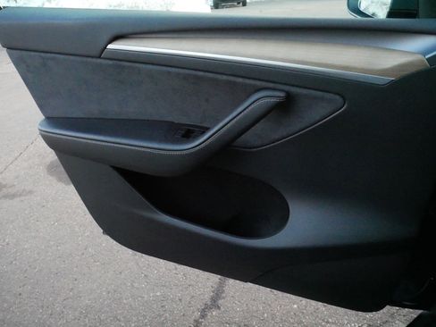 Used 2023 Tesla Model Y Long Range image 25