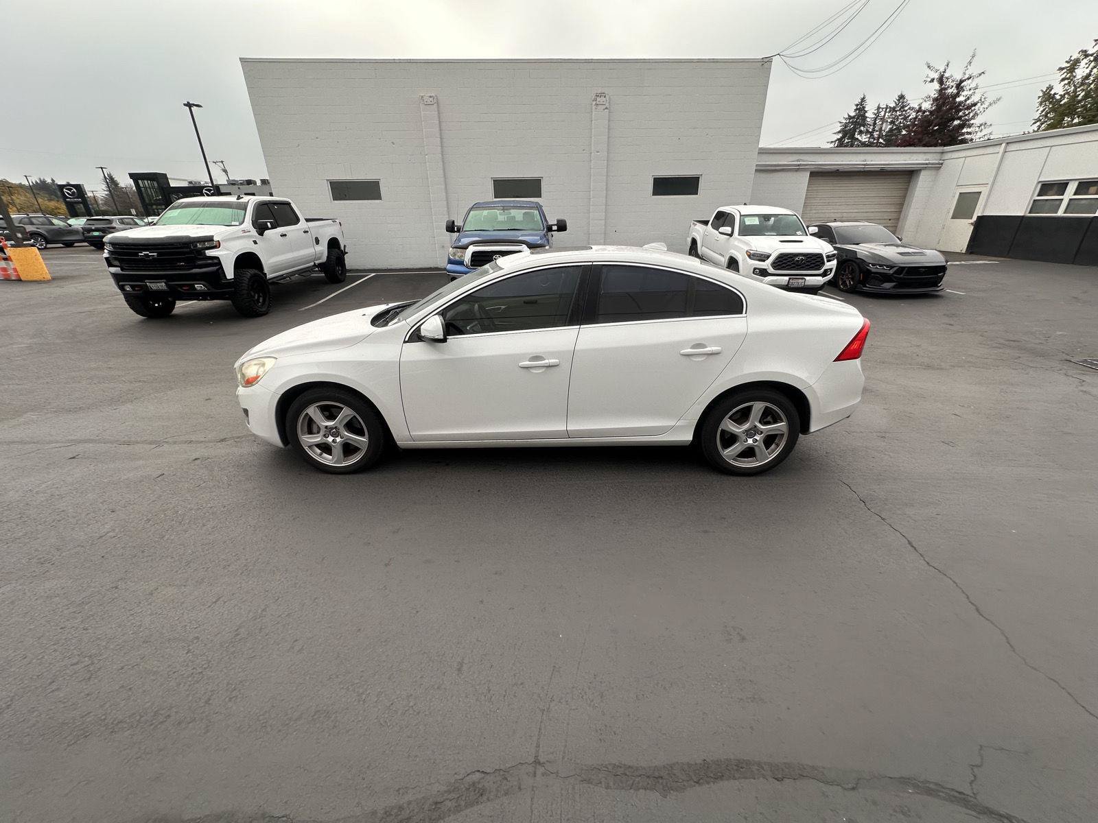 Used 2013 Volvo S60 T5 Premier Plus AWD/4WD image 2