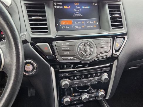 Used 2019 Nissan Pathfinder SV AWD/4WD image 18