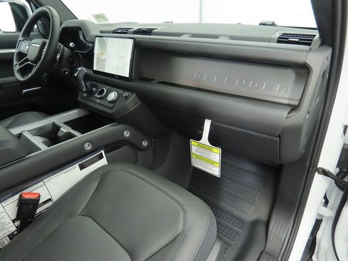 New 2025 Land Rover Defender 130 V8 image 18