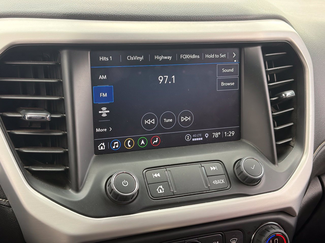 Used 2023 GMC Acadia SLT FWD image 9
