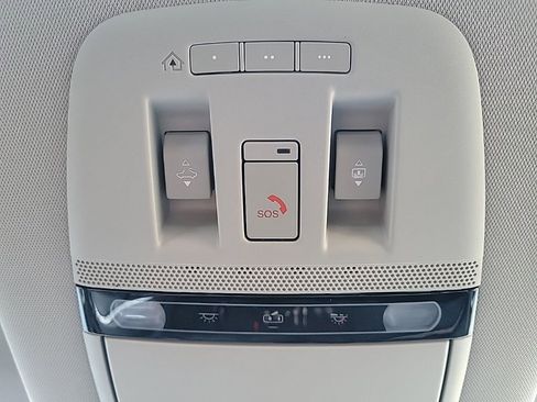 Used 2023 Nissan Ariya FWD image 35