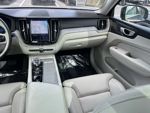 Used 2023 Volvo XC60 B5 Ultimate w/ Climate Package AWD/4WD image 11