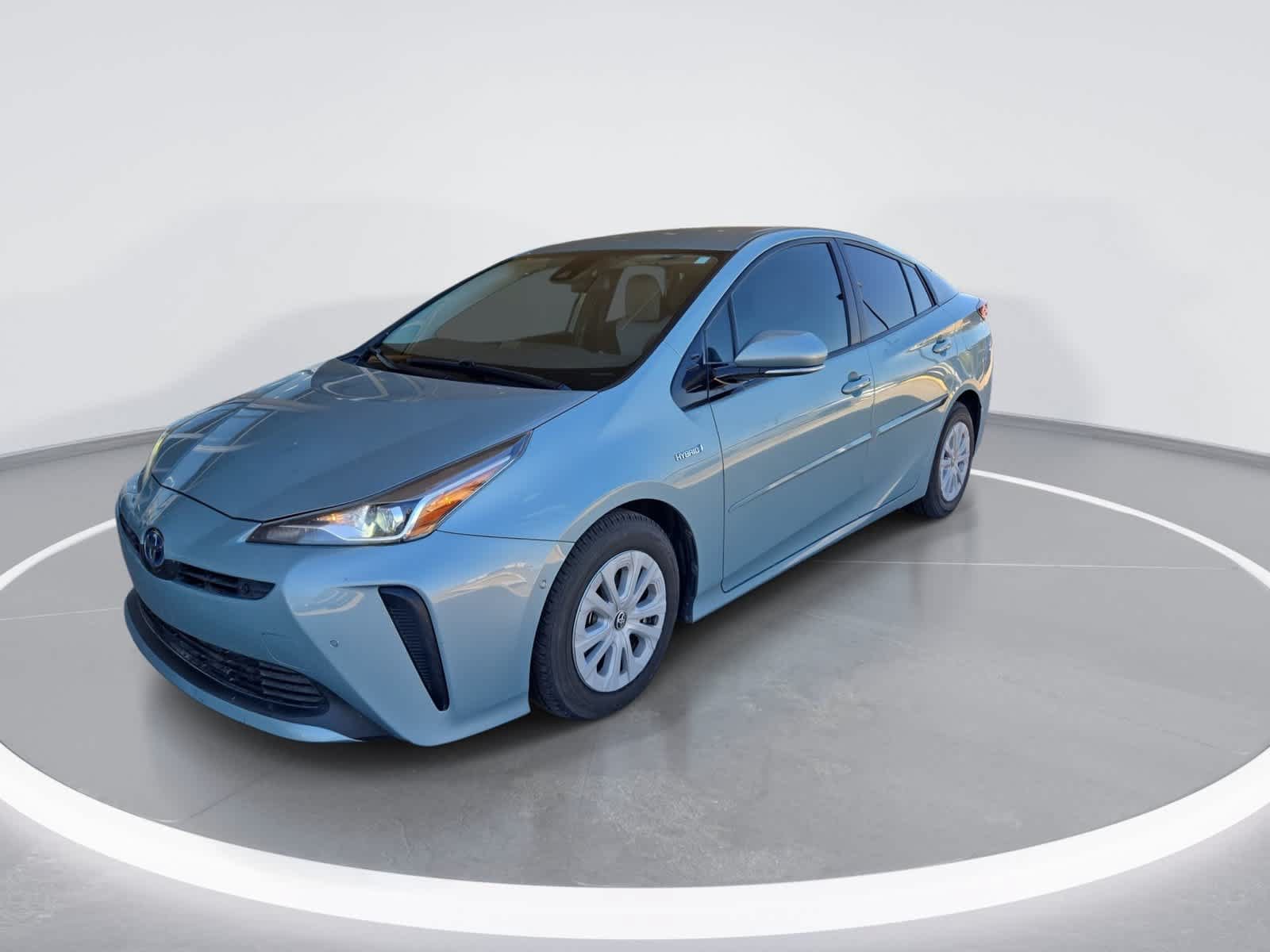 Used 2019 Toyota Prius LE FWD image 4