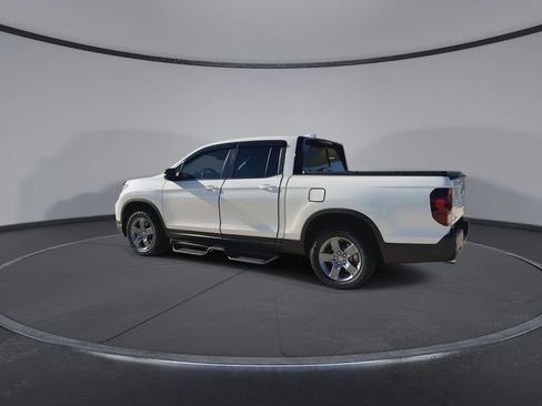 Used 2025 Honda Ridgeline TrailSport image 6