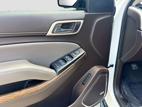 Used 2019 GMC Yukon Denali w/ Enhanced Security Package RWD image 16