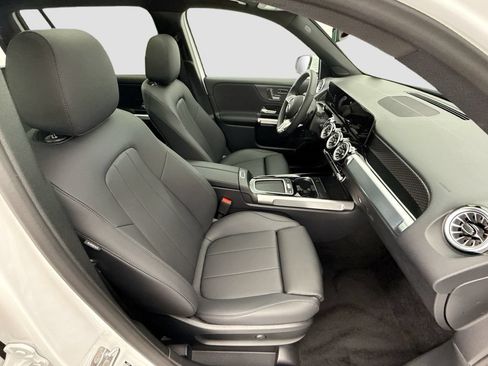 Used 2026 Mercedes-Benz GLB 250 4MATIC image 18