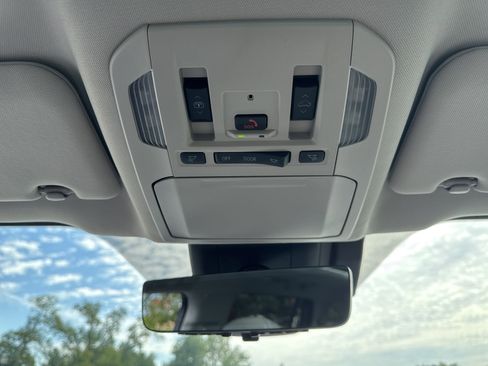 New 2025 Toyota Highlander AWD image 22