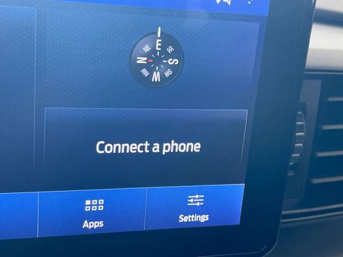 Used 2020 Ford Explorer XLT w/ Comfort Package AWD/4WD image 18