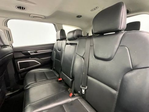 Used 2020 Kia Telluride S w/ S 8 Passenger Seating Package image 6