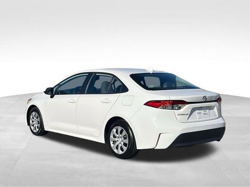 Used 2023 Toyota Corolla LE image 7