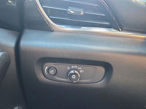 Used 2023 Chevrolet Traverse RS image 17