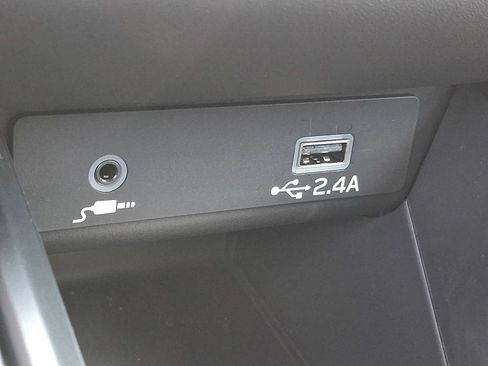 Used 2025 Subaru Outback AWD/4WD image 22