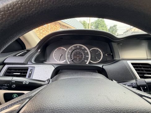 Used 2013 Honda Accord LX image 10