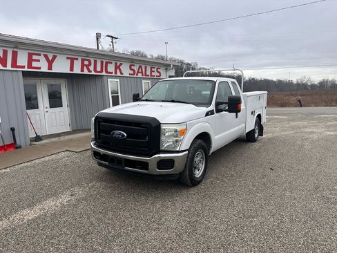 Used 2011 Ford F250 XL w/ PWR Equipment Group image 3