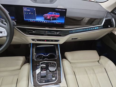 Used 2025 BMW X7 xDrive40i image 32
