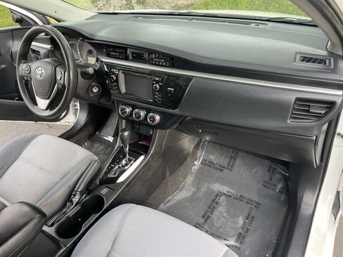 Used 2016 Toyota Corolla L image 32