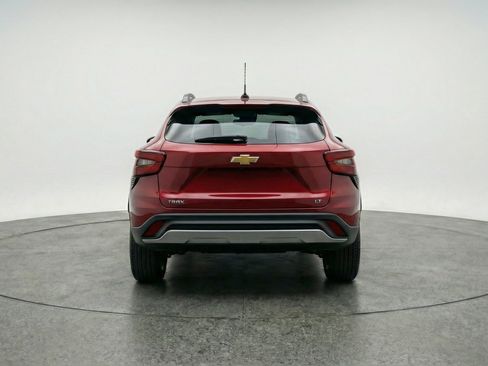 Used 2025 Chevrolet Trax LT FWD image 7