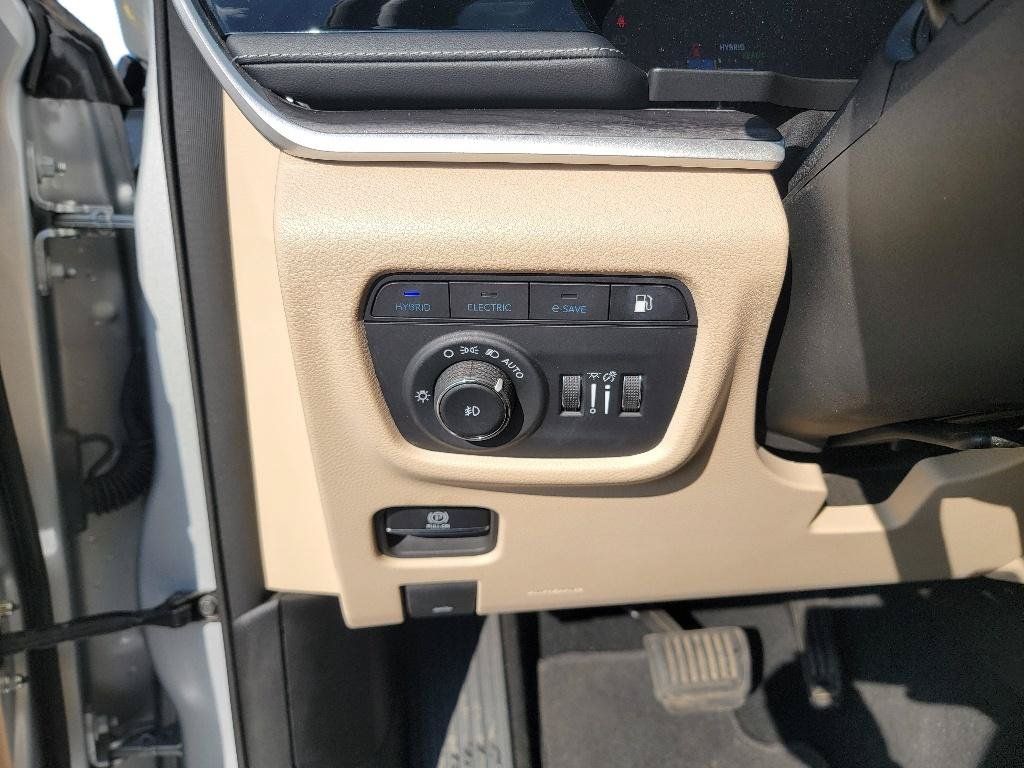 Used 2023 Jeep Grand Cherokee 4WD 4xe image 16