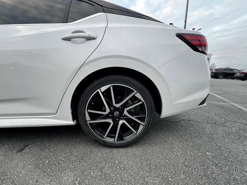 New 2025 Nissan Sentra SR image 11