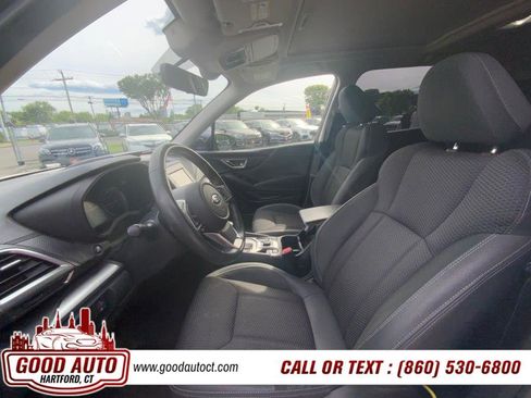 Used 2019 Subaru Forester Premium AWD/4WD image 7