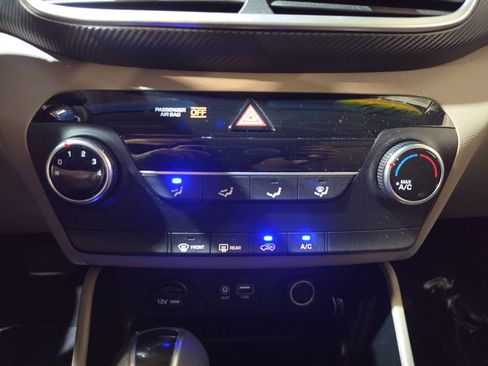 Used 2019 Hyundai Tucson SE AWD/4WD image 16