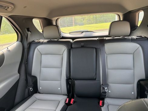 Used 2020 Chevrolet Equinox LS FWD image 17