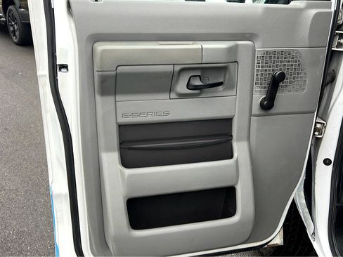 Used 2012 Ford E-350 and Econoline 350 Super Duty w/ Crew Van Pkg image 12
