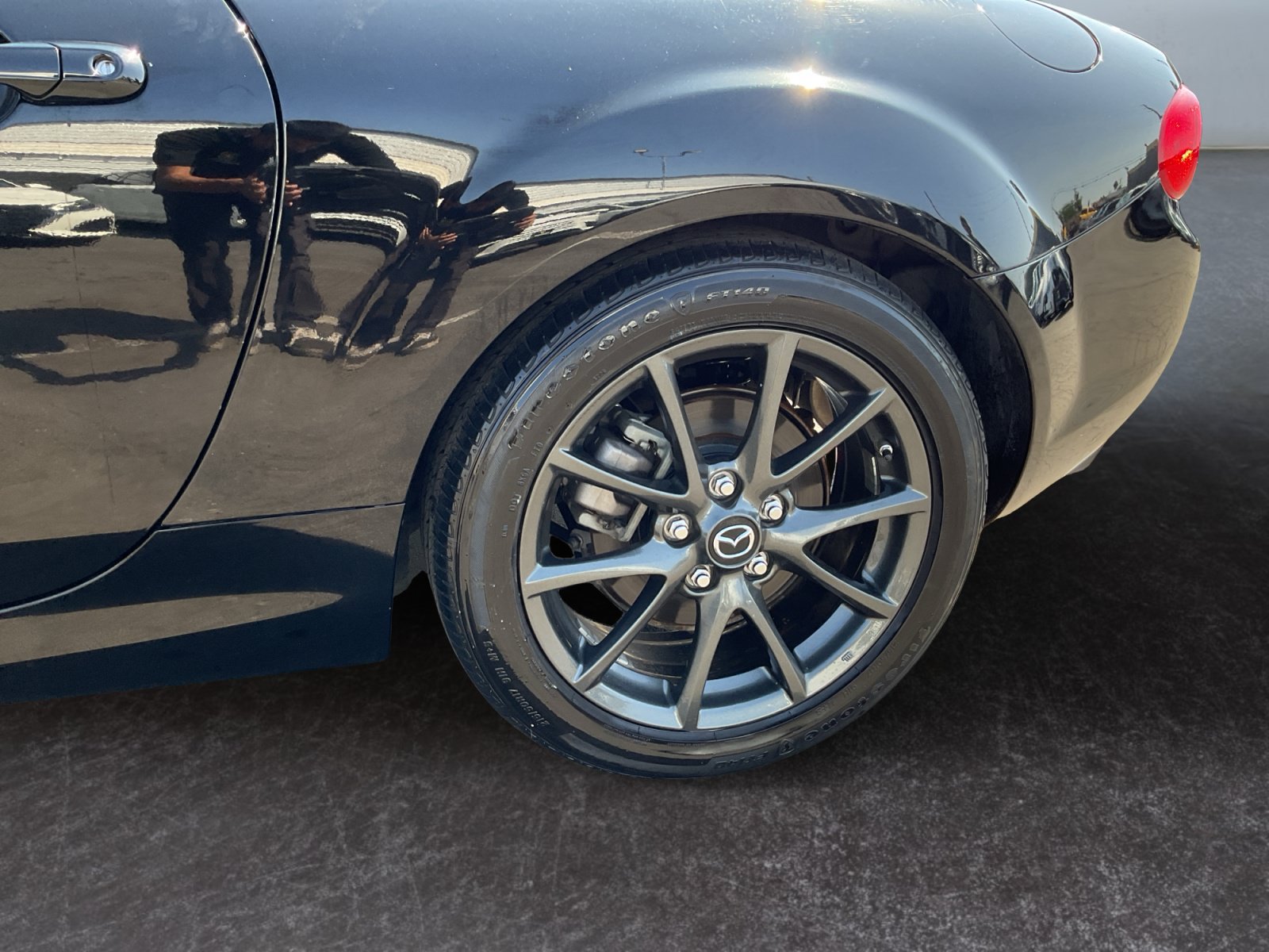 Used 2015 MAZDA MX-5 Miata Club RWD image 9