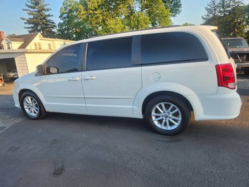 Used 2016 Dodge Grand Caravan SXT FWD image 8