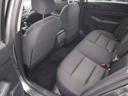 Used 2024 Nissan Altima 2.5 SV image 10