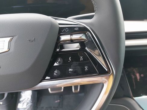 New 2026 Cadillac Vistiq Sport w/ LPO, Floor Liner Package image 24