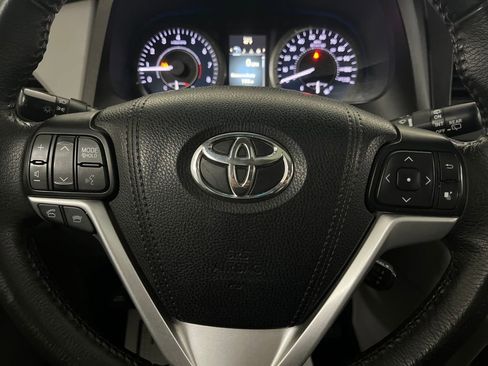 Used 2017 Toyota Sienna XLE image 56