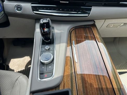 Used 2023 Cadillac Escalade Sport Platinum AWD/4WD image 18