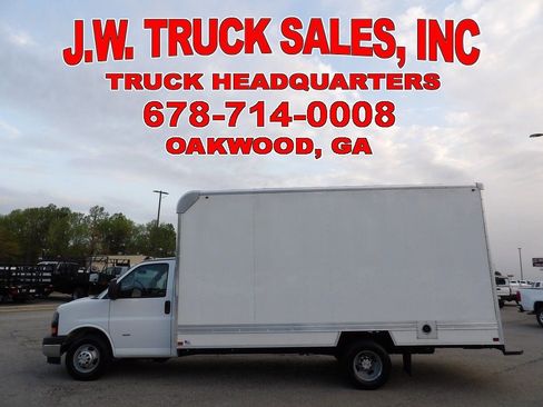 Used 2021 Chevrolet Express 3500 w/ Power Convenience Package image 2