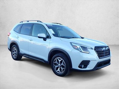 Certified 2023 Subaru Forester Premium image 6