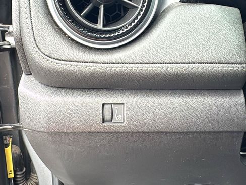 Used 2024 Chevrolet Colorado LT w/ LT Convenience Package RWD image 9