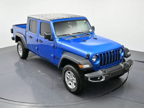 Used 2023 Jeep Gladiator Sport image 15