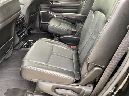 Used 2024 Jeep Wagoneer Series II AWD/4WD image 29