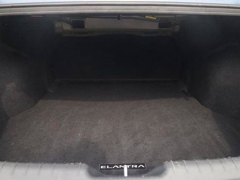 Used 2022 Hyundai Elantra SEL w/ Convenience Package FWD image 27