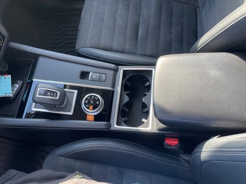 Used 2022 Mitsubishi Outlander SE image 15